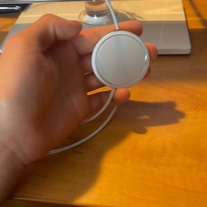 MagSafe charger charges twice as fast for iPhones and air pods any kind